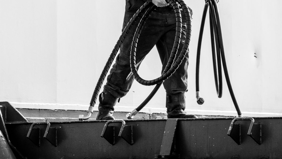 Homme en noir et blanc